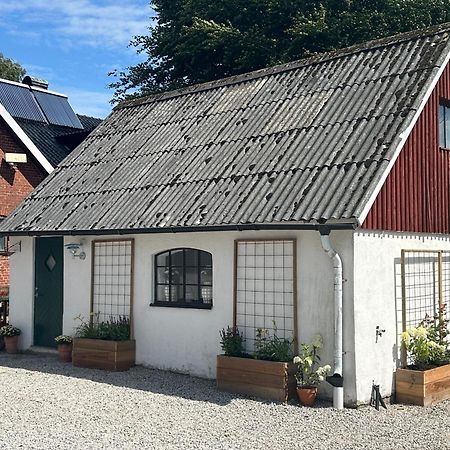 Dorisberg B&B - The Chicken House Loberod Exterior photo